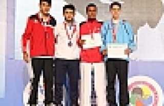 HENDEK KARATE’ DEN PREMİER LİGDE 2 ŞAMPİYON