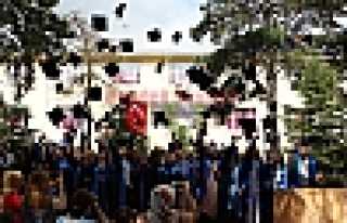 HENDEK MESLEK YÜKSEKOKULUNDA MEZUNİYET HEYECANI