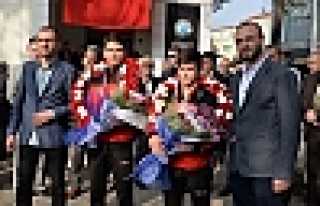 HENDEK ŞAMPİYONLARINI KARŞILADI