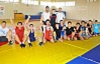 HENDEKLİ 3 GÜREŞÇİ MİLLİ TAKIMDA