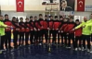 HENDEKLİ GÜREŞÇİLER UŞAK’I SALLADI