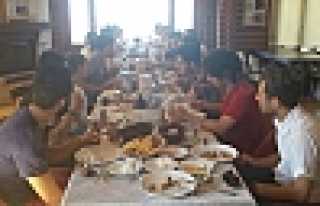 HENDEKLİ KARATECİLERE MORAL KAHVALTISI