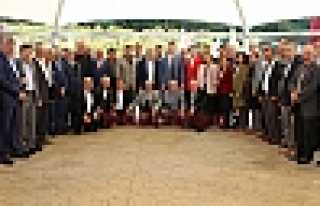 HENDEKLİ MUHTARLAR YEMEKTE BULUŞTU