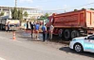 HENDEK’TE 3 ARAÇ BİRBİRİNE GİRDİ