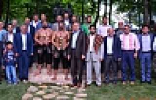 HENDEK'TE BAŞPEHLİVAN FATİH ATLI