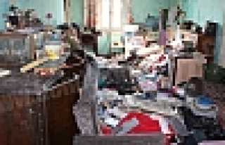 HENDEK’TE ÇÖP EV