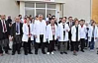 HENDEK’TE DOKTORA FİZİKSEL SALDIRI