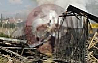 Hendek’te Samanlık Yangını