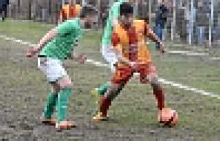 HENDEK'TE SUNİ SAHA EKSİKLİĞİ