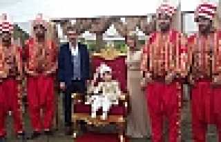 İLYAS ASAF DELİKANLI OLDU