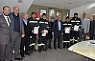 İŞÇİLER MESLEKİ YETERLİLİK BELGELERİNİ ALDI