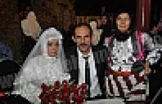 İSTANBUL’DAN HENDEK’E GELİN GELDİ