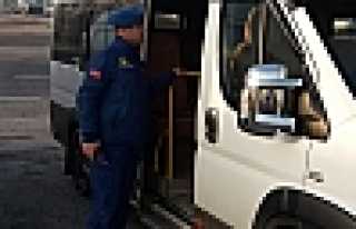 Jandarma Servis Araçlarını Denetledi