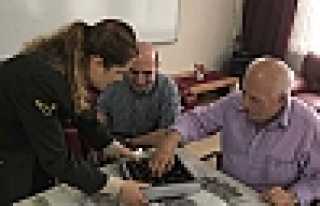 JANDARMA’DAN BABALAR GÜNÜ ZİYARETİ