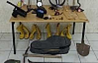 JANDARMA’DAN DEFİNECİLERE SUÇÜSTÜ