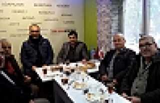 KAHVALTIDA BİR ARAYA GELDİLER