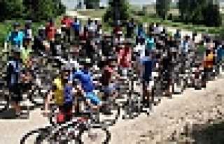 KARAGÖL’DE BİSİKLET KEYFİ