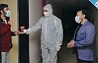 Karantina’da Sürpriz Doğum Günü