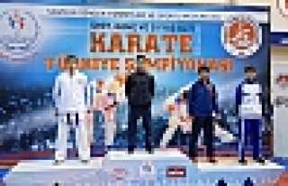 KARATE ŞAMPİYONASINA HENDEK DAMGASI