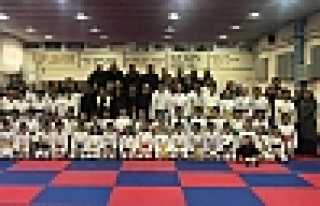 Karate’de 100 sporcu Terfi Etti