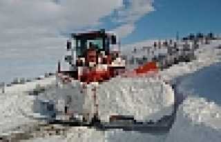 KAR’LA MÜCADELE DEVAM EDİYOR