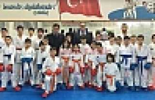 KAYMAKAM AKBIYIK, KARATECİLERİ ZİYARET ETTİ