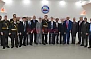 KAYMAKAM AKBIYIK TEBRİKLERİ KABUL ETTİ