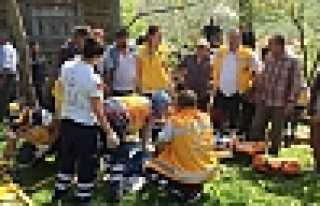 KAZI YAPARKEN GÖÇÜK ALTINDA KALDILAR