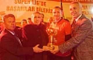 Kazımiyespor Kupayı Aldı