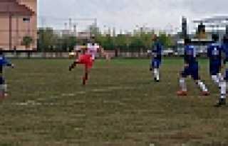 KAZIMİYESPOR ZİRVEYE YAKLAŞIYOR