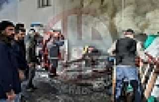 Kereste Deposu Alevlere Teslim Oldu