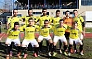 KIRMIZI KARTLAR HAVADA UÇUŞTU