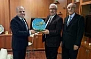 KIRŞEHİR VALİSİ HALK EĞİTİMİ ZİYARET ETTİ