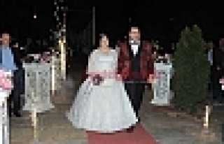 KÜBRA İLE ORHAN DÜNYA EVİNE GİRDİ