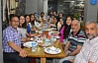 MEZUN ÖĞRENCİLER, ÖĞRETMENLERİNİ UNUTMADI