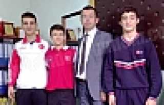 MİLLİ GÜREŞÇİLERİMİZ YOLA ÇIKTI