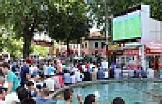 MİLLİ MAÇA YOĞUN İLGİ