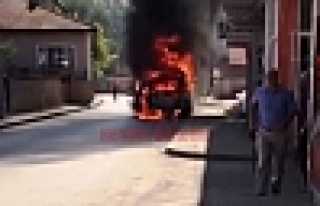 MİNİBÜS SEYİR HALİNDEYKEN YANDI