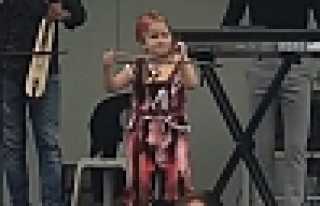 Minik Kemençeci Şenliğe Damga Vurdu