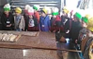 MİNİK ÖĞRENCİLER MESLEKLERİ ÖĞRENİYOR