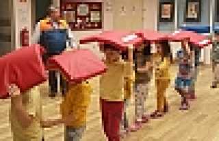 MİNİK ÖĞRENCİLERE AFET EĞİTİMİ