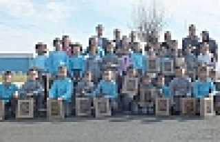 MİNİKLER GÖREREK ÖĞRENİYOR