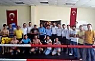 MUAY THAİ GENÇLİK KUPASI NEFESLERİ KESTİ