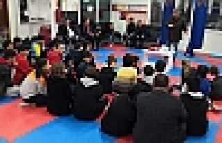 Muay Thai Öğrencilerine İlkyardım Eğitimi