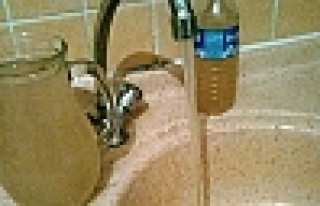 MUSLUKLARDAN ÇAMUR AKIYOR