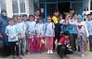 MUSTAFA ASIM İLKOKULU ÖĞRENCİLERİ EZBER BOZDU