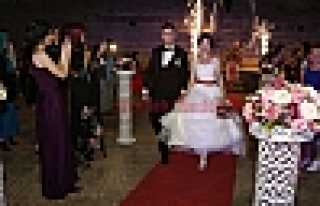 MUTLULUĞA YELKEN AÇTILAR