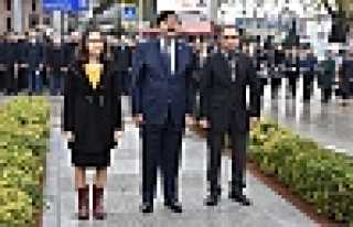 ÖĞRETMENLER GÜNÜ HENDEK’TE KUTLANDI