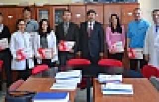 ÖĞRETMENLERE TABLET DAĞITIMI