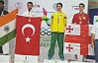 ÖMER FARUK ATEŞ OLİMPİYAT ŞAMPİYONU